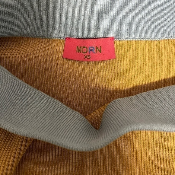 SWEATER and Skirt Set Size XS - Picture 15 of 16